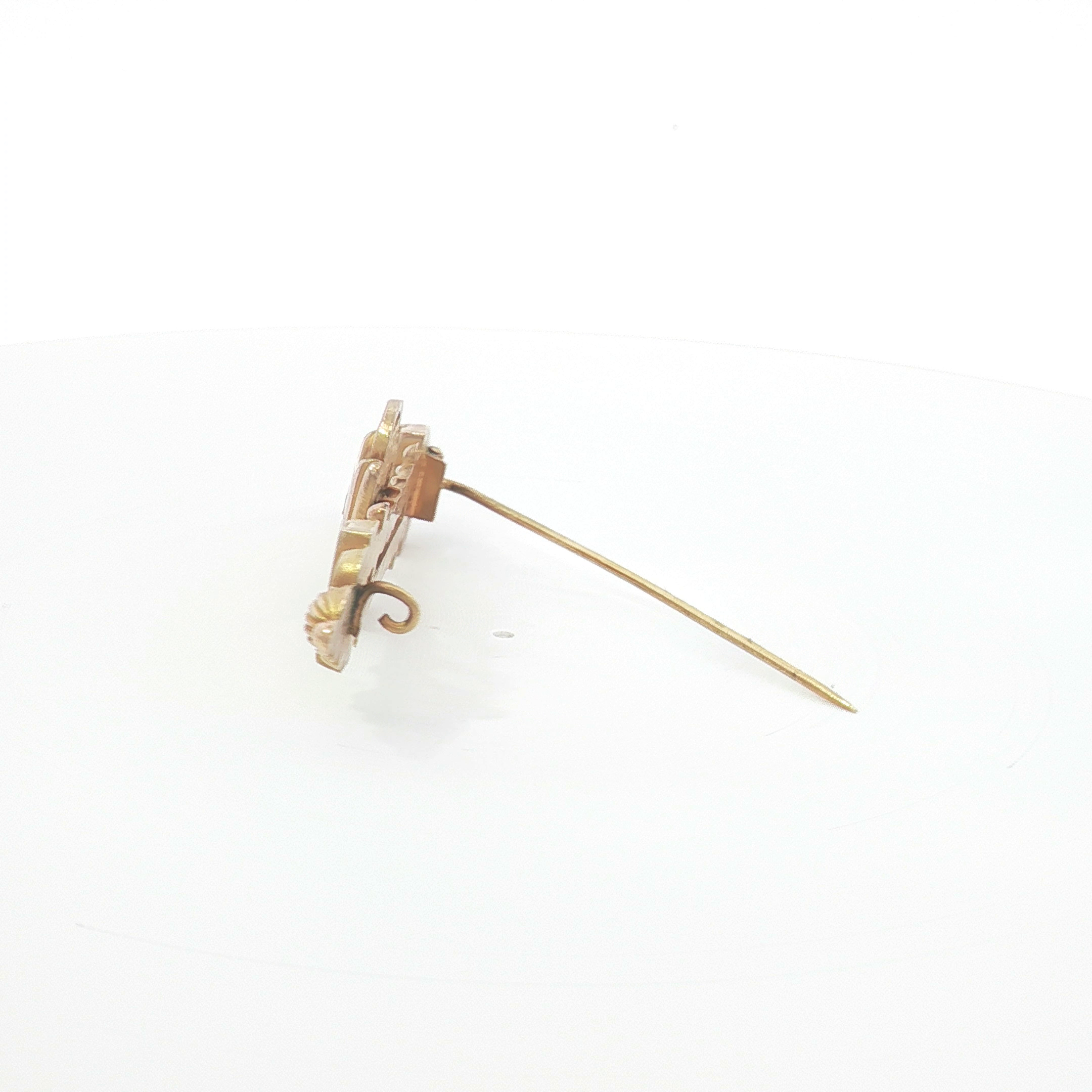 9ct YG Bar Brooch with Sapphire Doublet