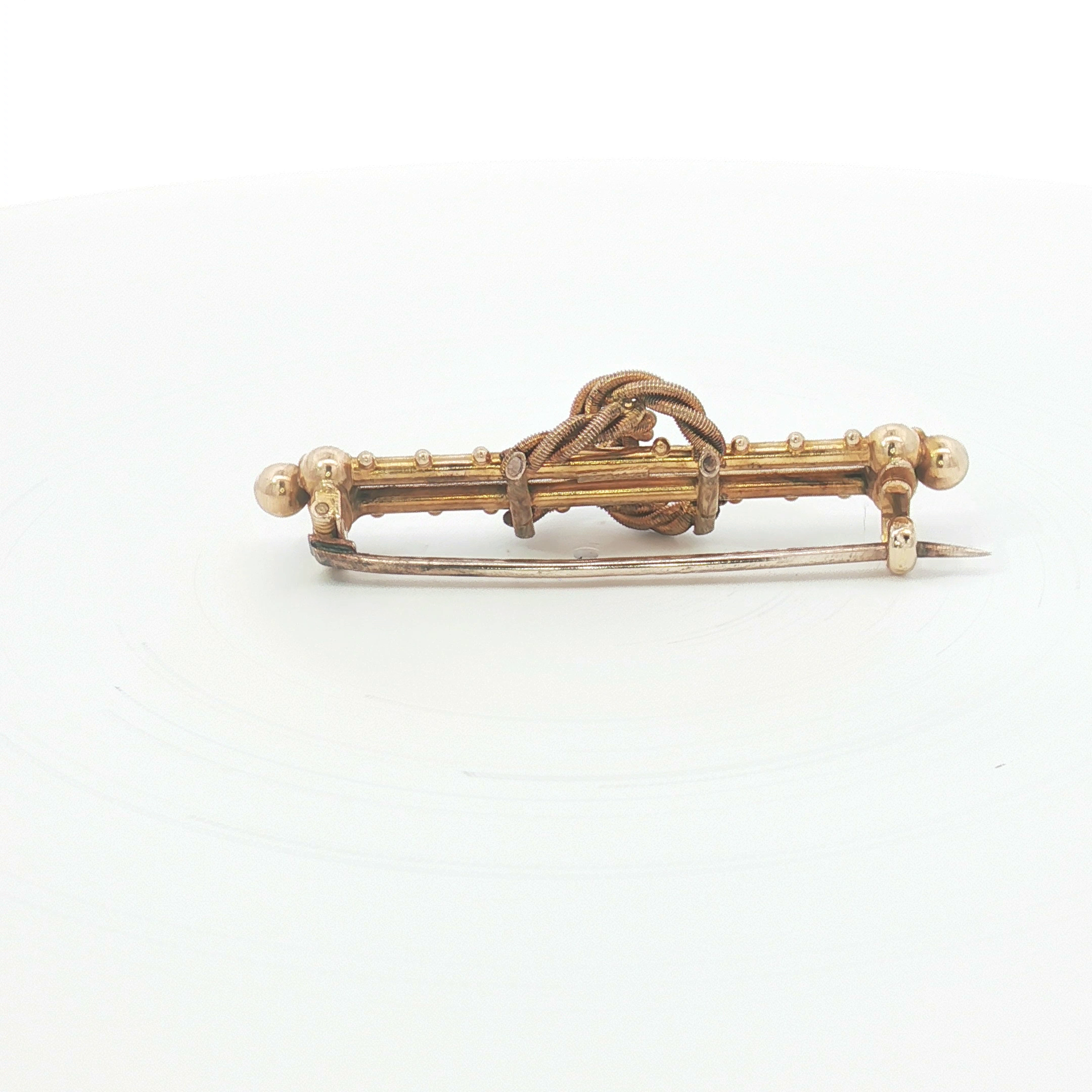 15ct YG Twisted Knot Bar Brooch
