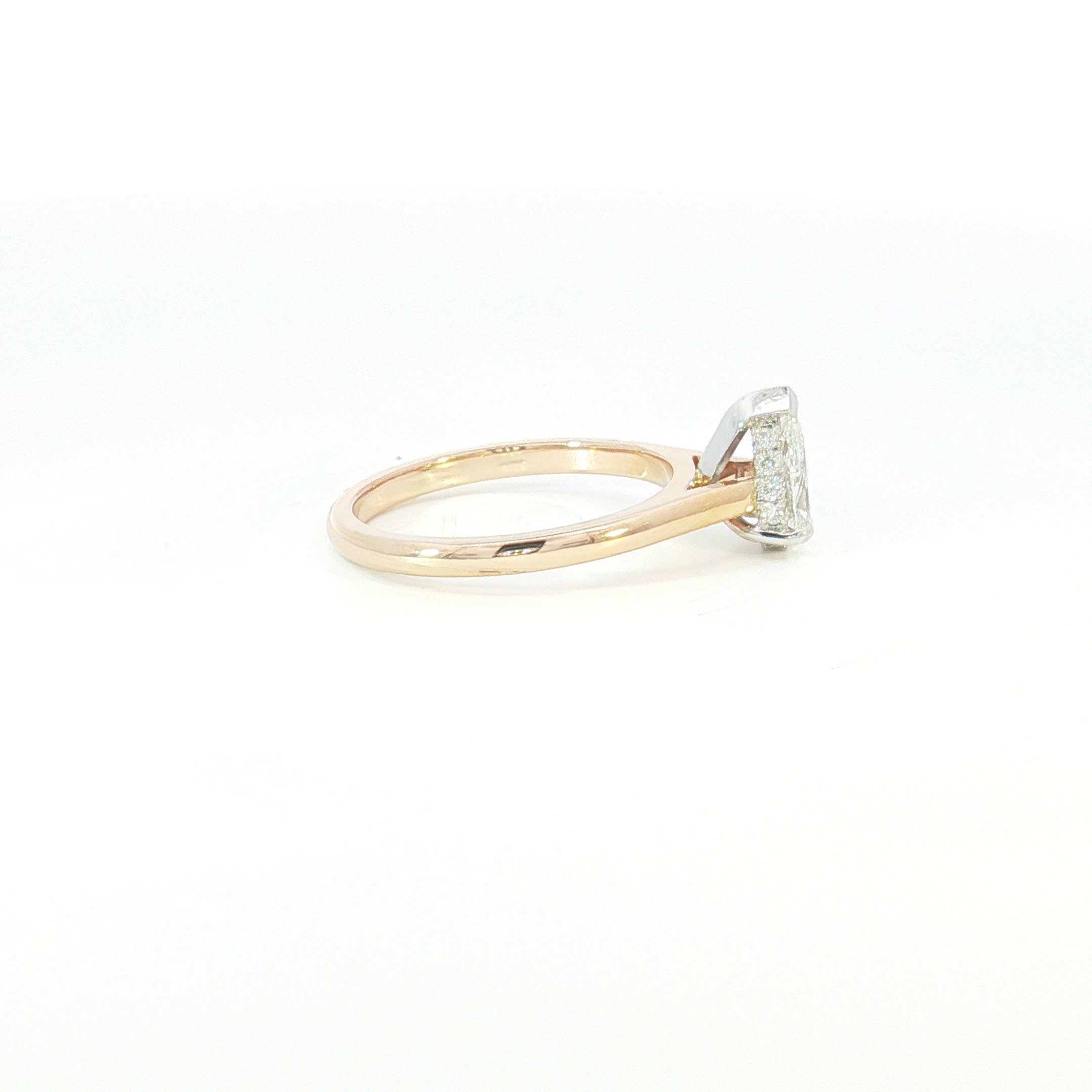 18ct RG Pear-Cut Diamond Solitaire Ring