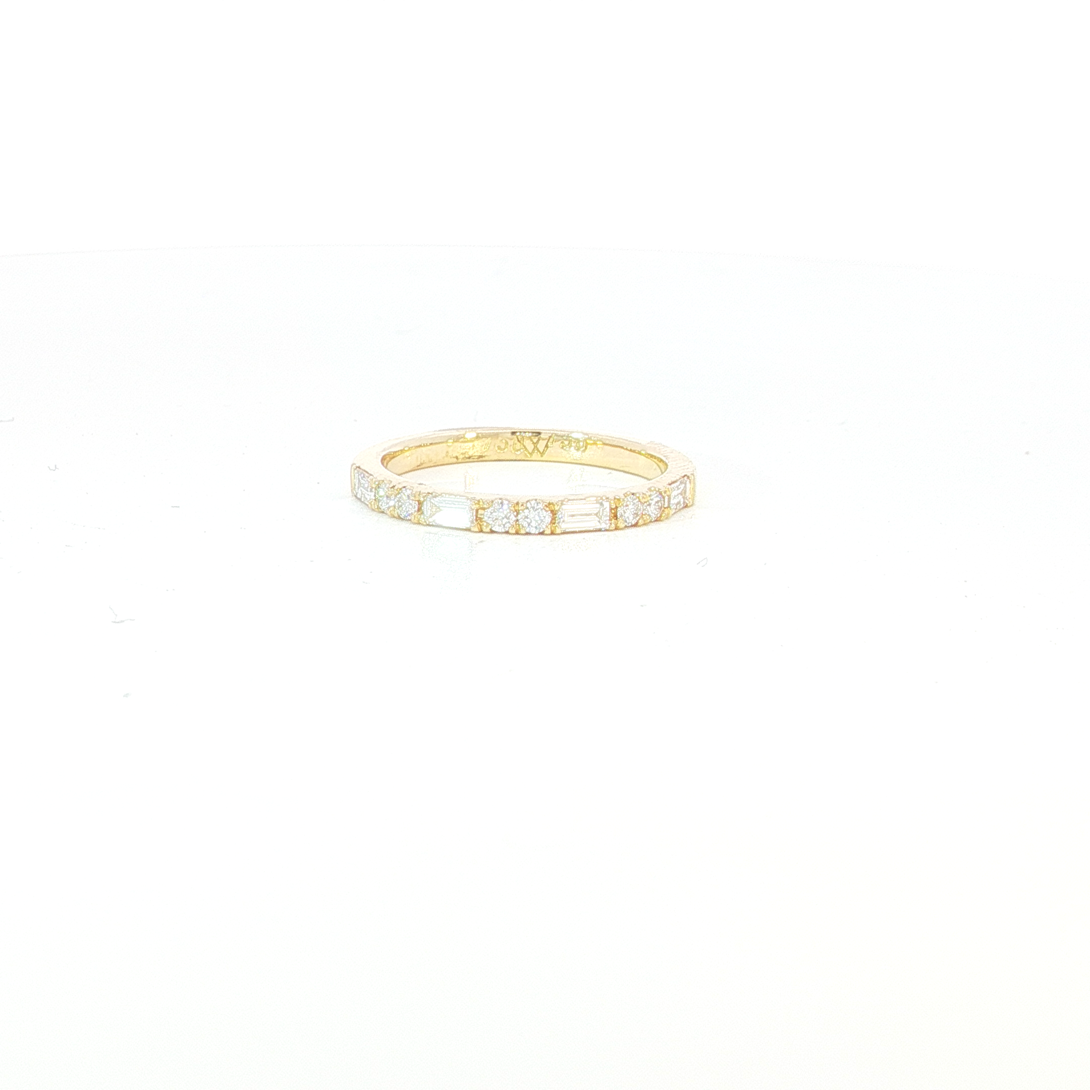 18ct YG Round and Baguette Diamond Wedding Ring