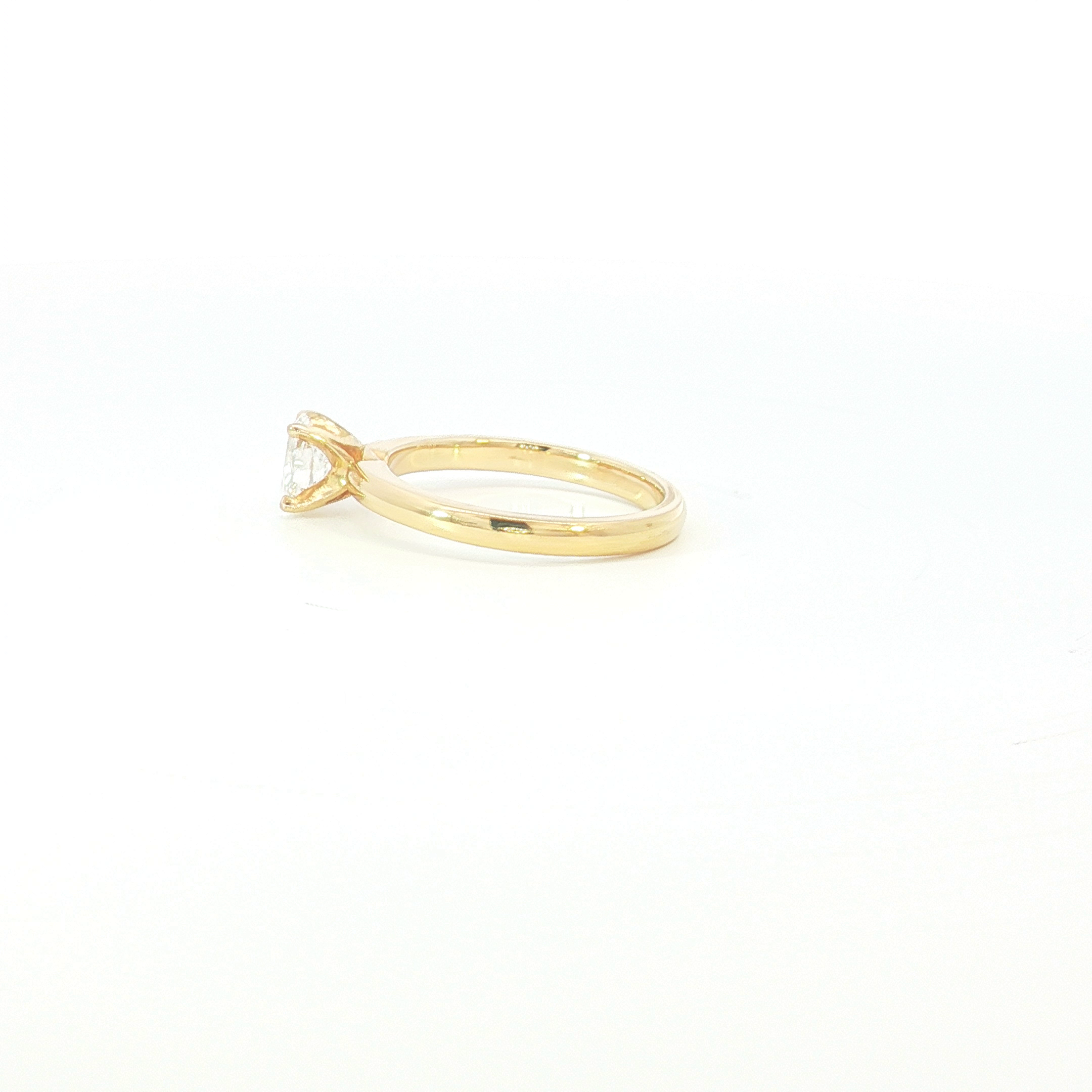 18ct YG Oval Diamond Engagement Ring