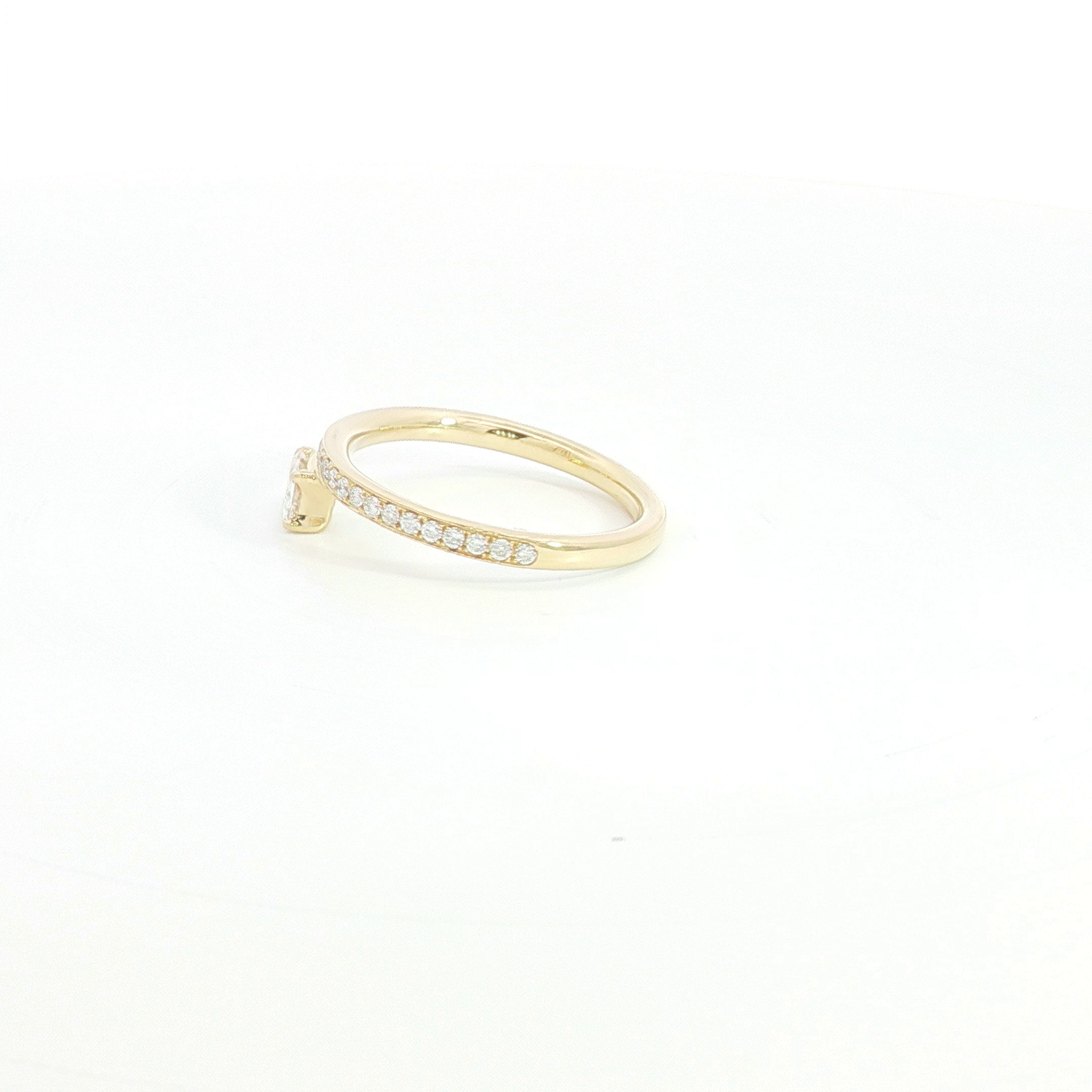 18ct YG Emerald-Cut and RBC Diamond Ring