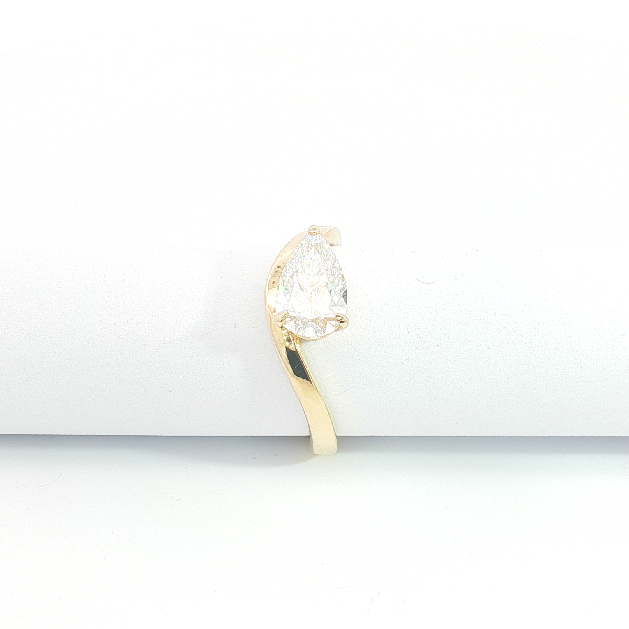 18ct YG Lab Grown Pear Diamond Solitaire Ring
