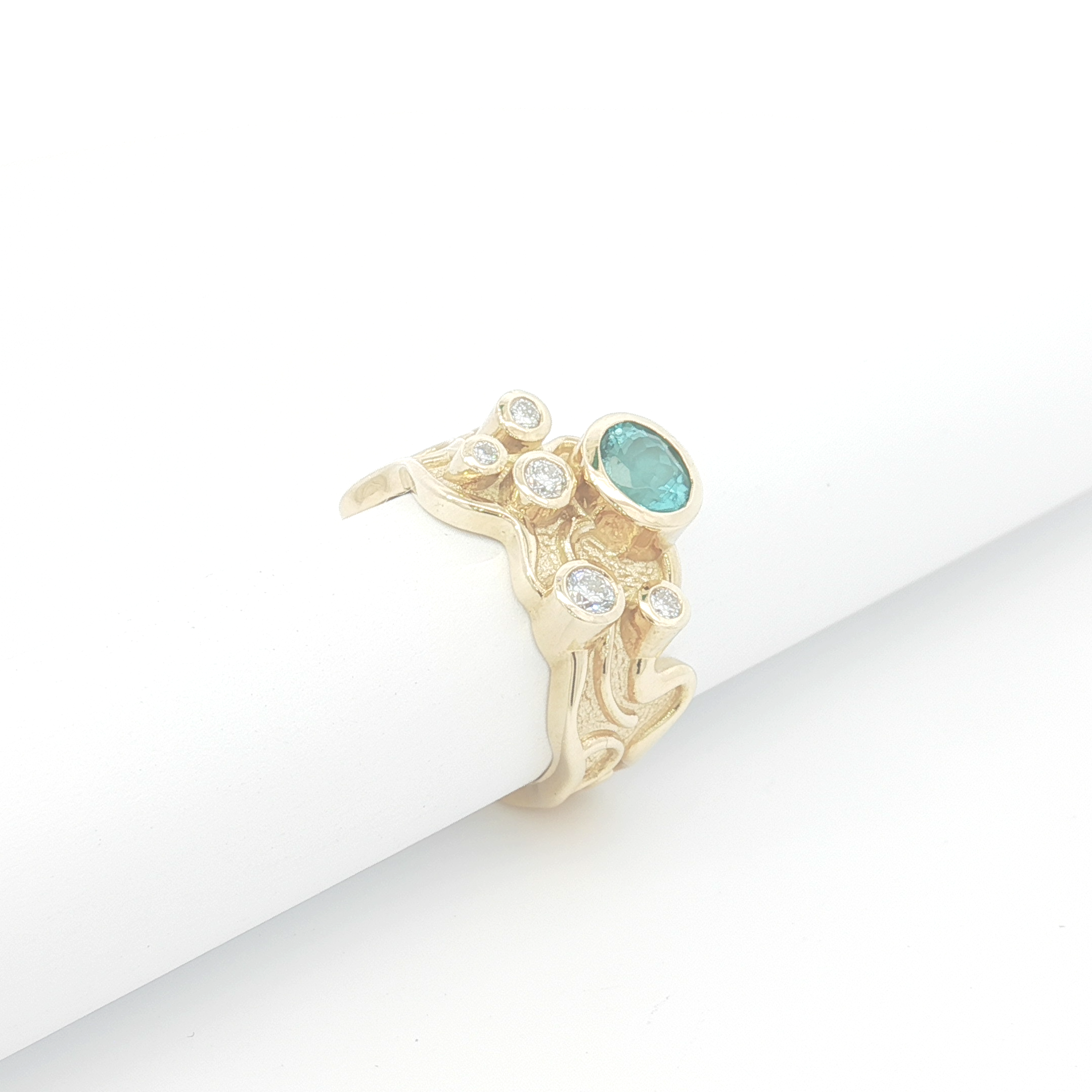 18ct YG Wavy, Organic Style Apatite and Diamond Dress Ring