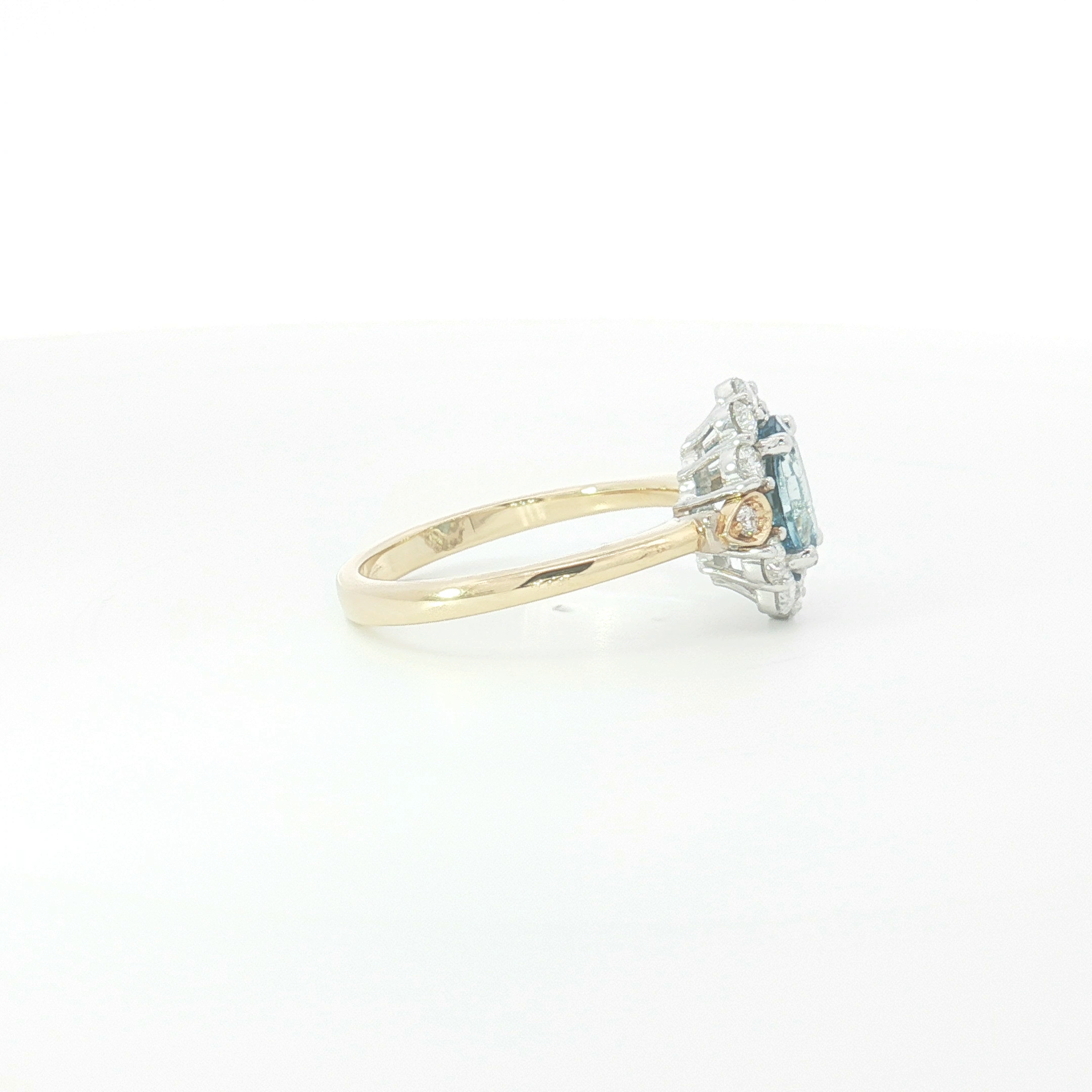 18ct 2Tone Oval Aquamarine and Diamond Cluster Ring