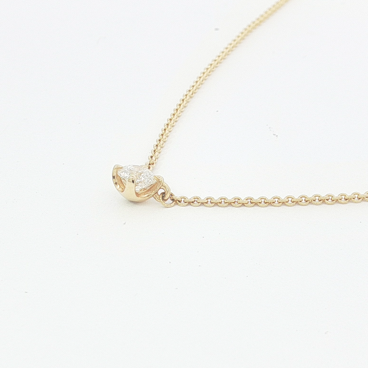 18ct YG Solitaire Diamond Necklace