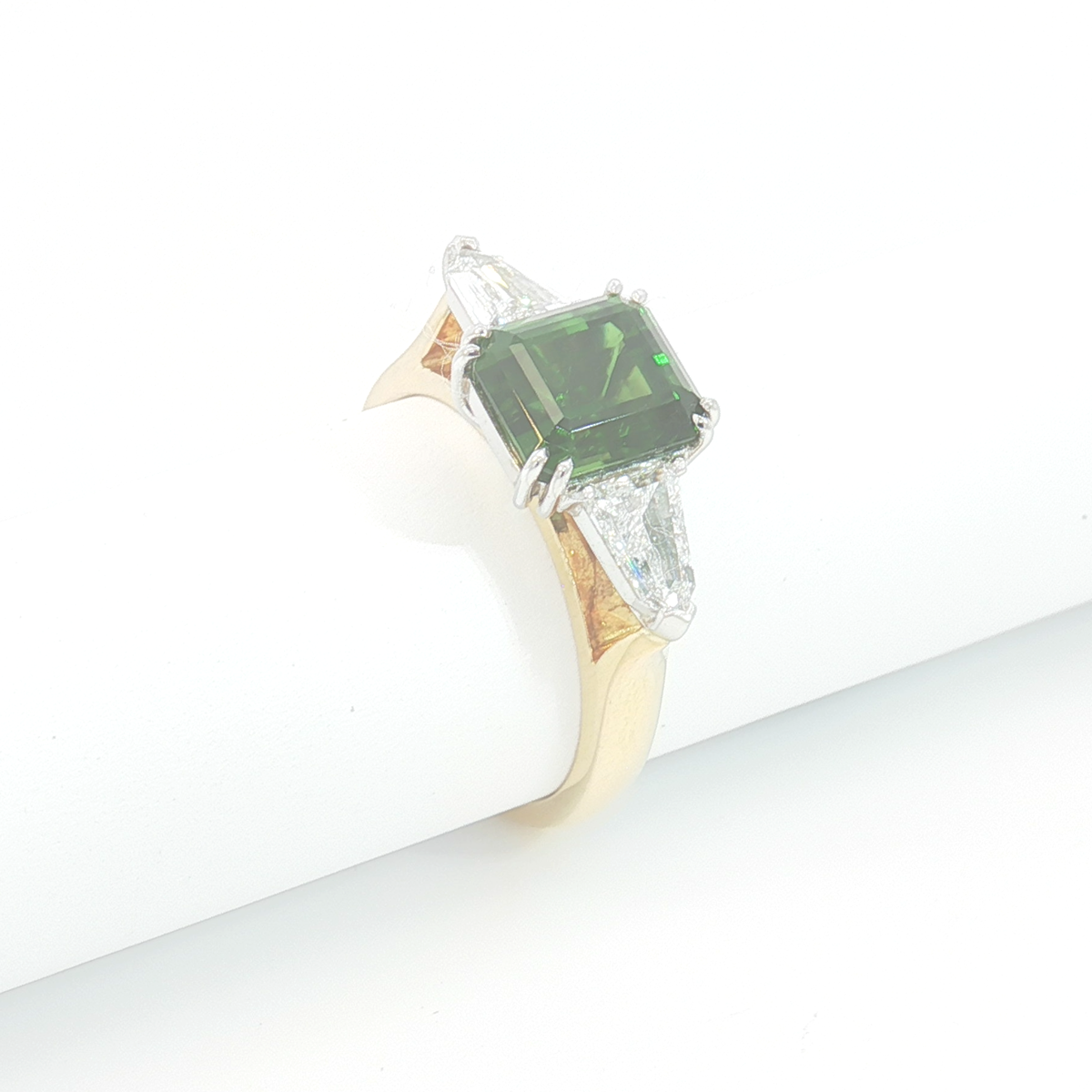 18ct 2Tone Green Tourmaline and Diamond Dress Ring