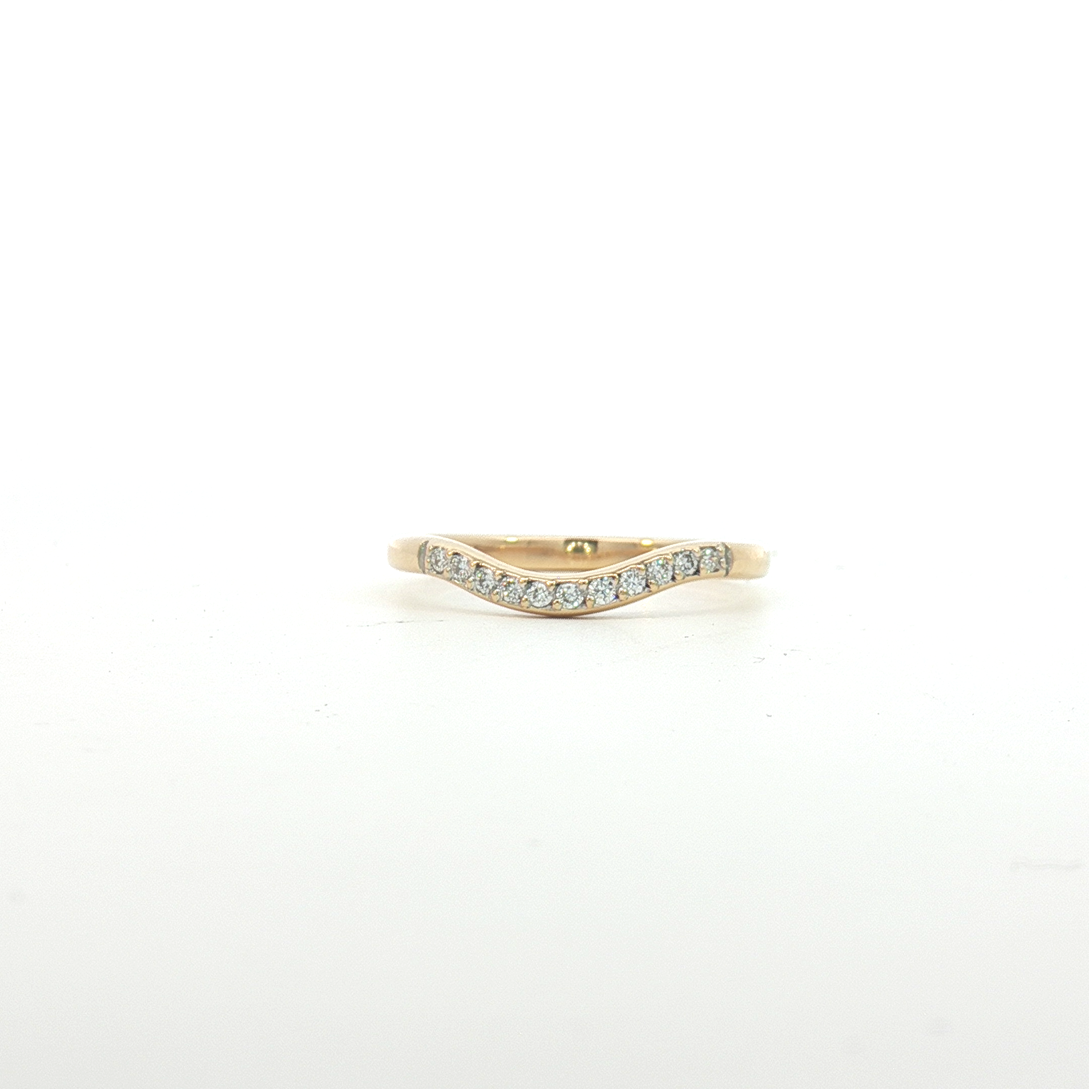 18ct YG Curved Diamond Set Wedder