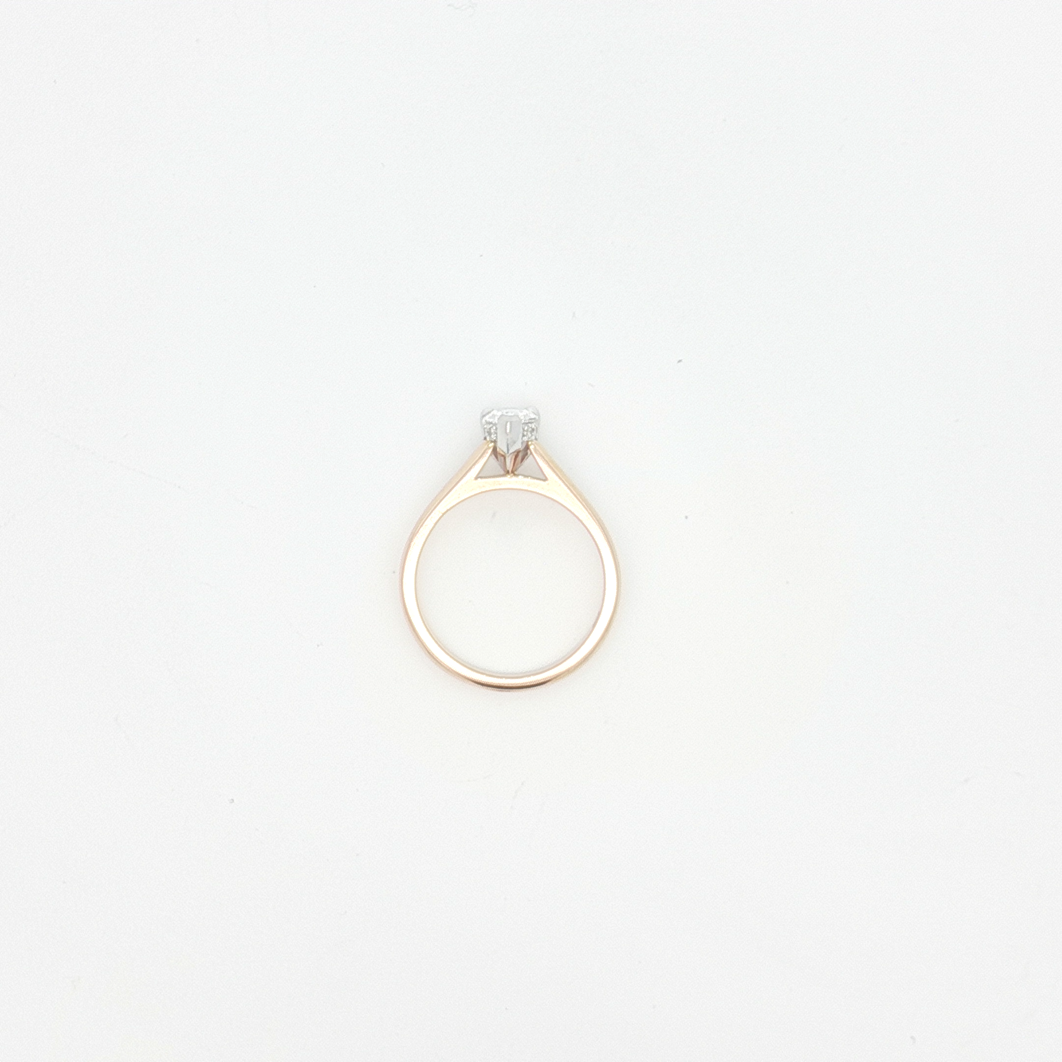 18ct RG Pear-Cut Diamond Solitaire Ring