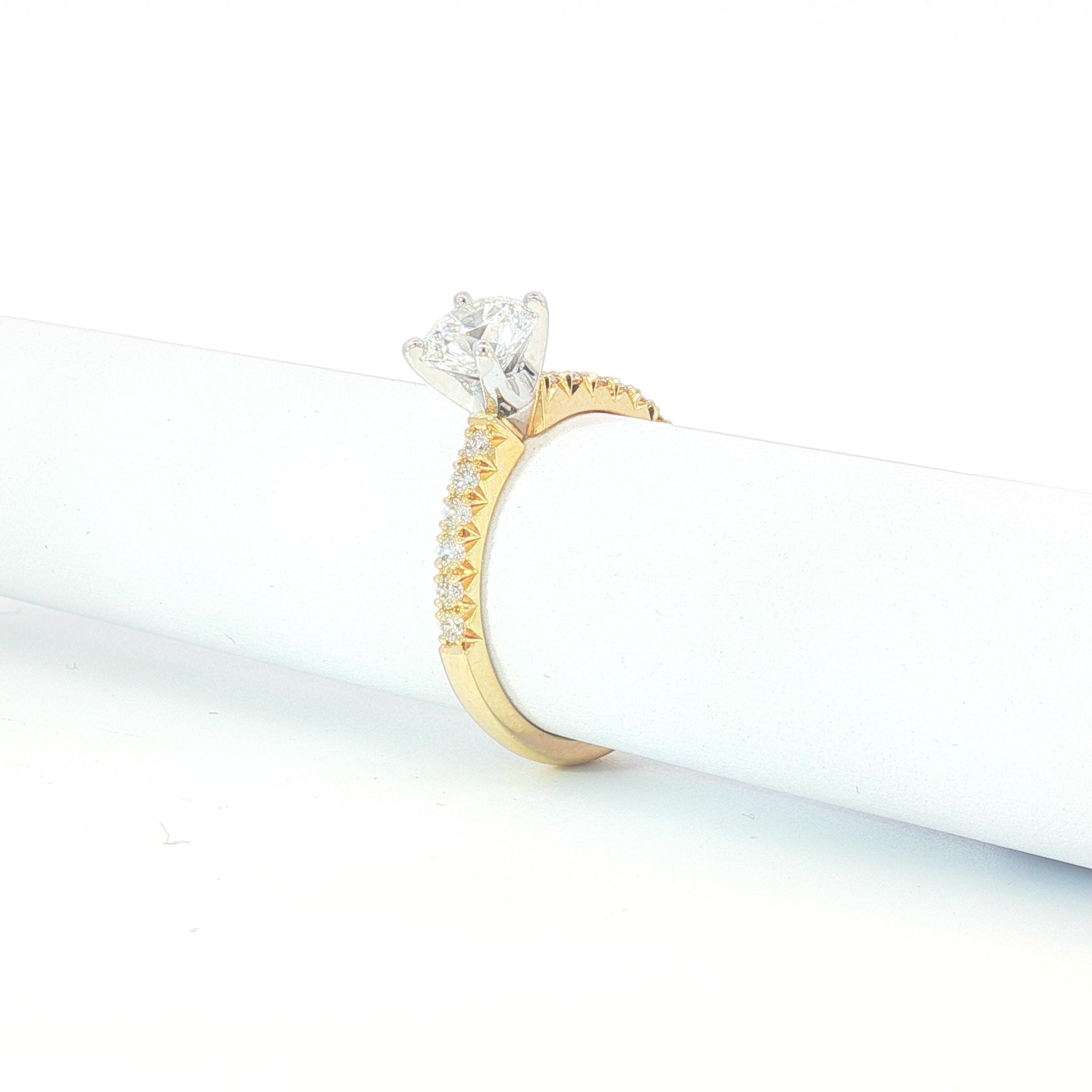 18ct YG Round Diamond Ring with Diamond Set Shoulders