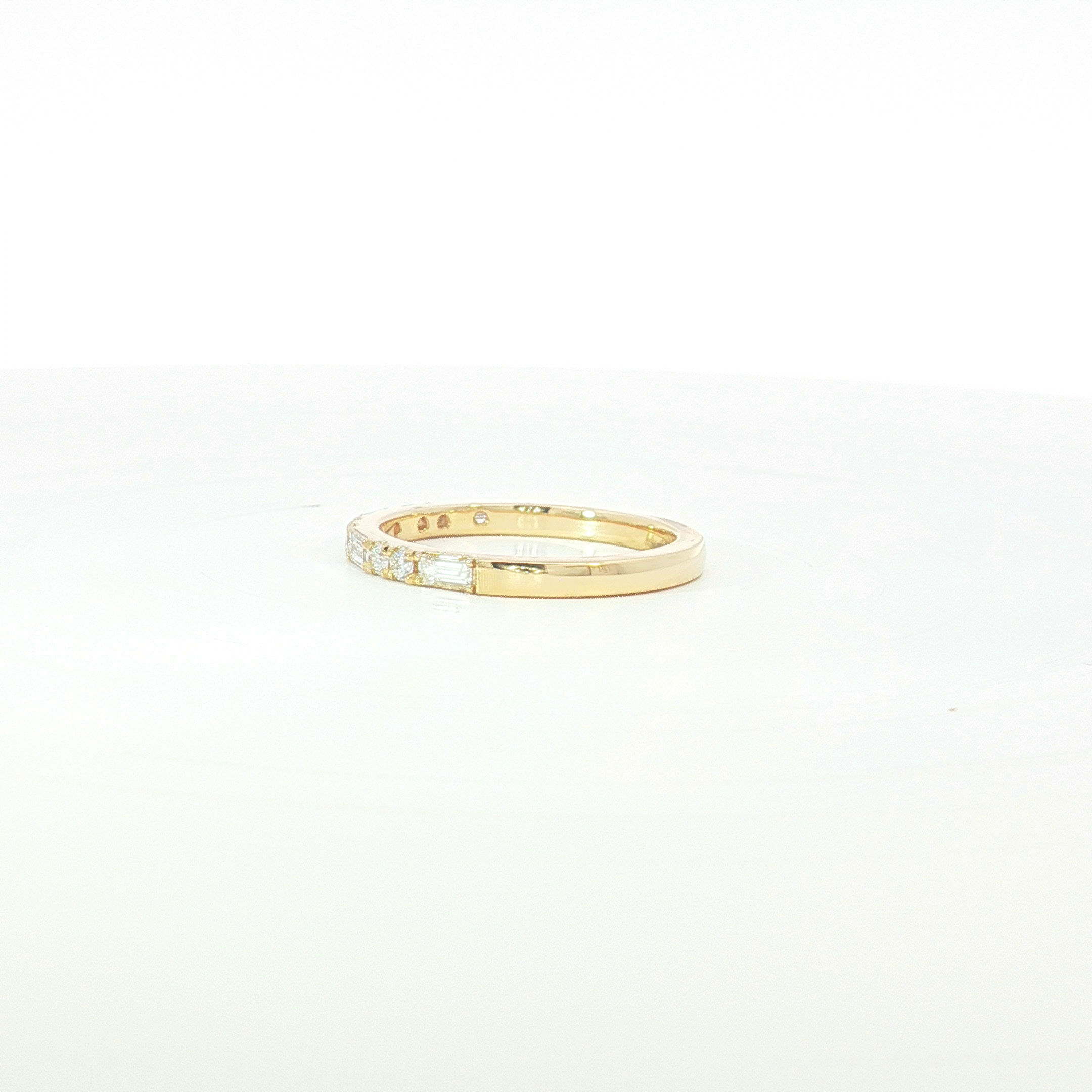 18ct YG Round and Baguette Diamond Wedding Ring