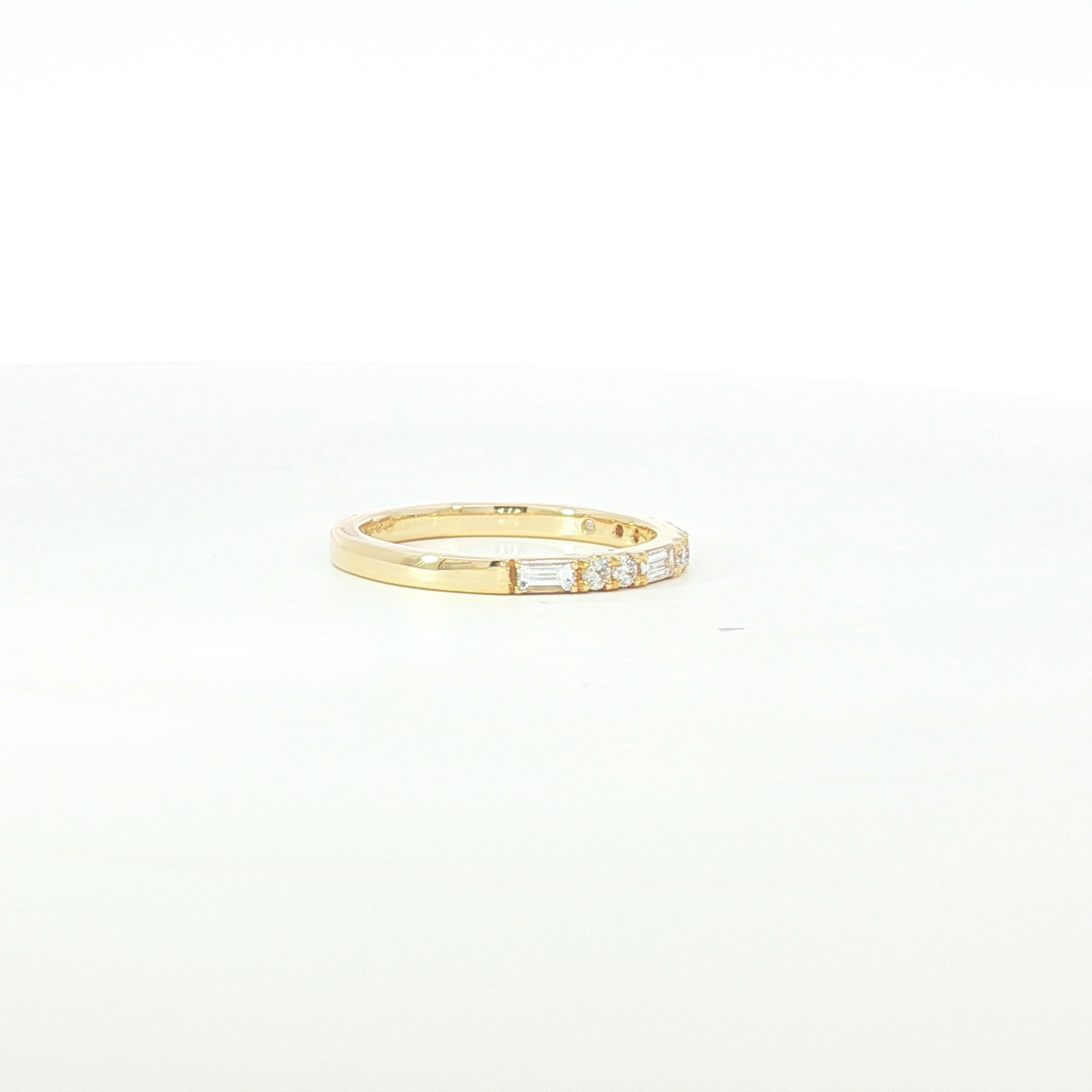 18ct YG Round and Baguette Diamond Wedding Ring