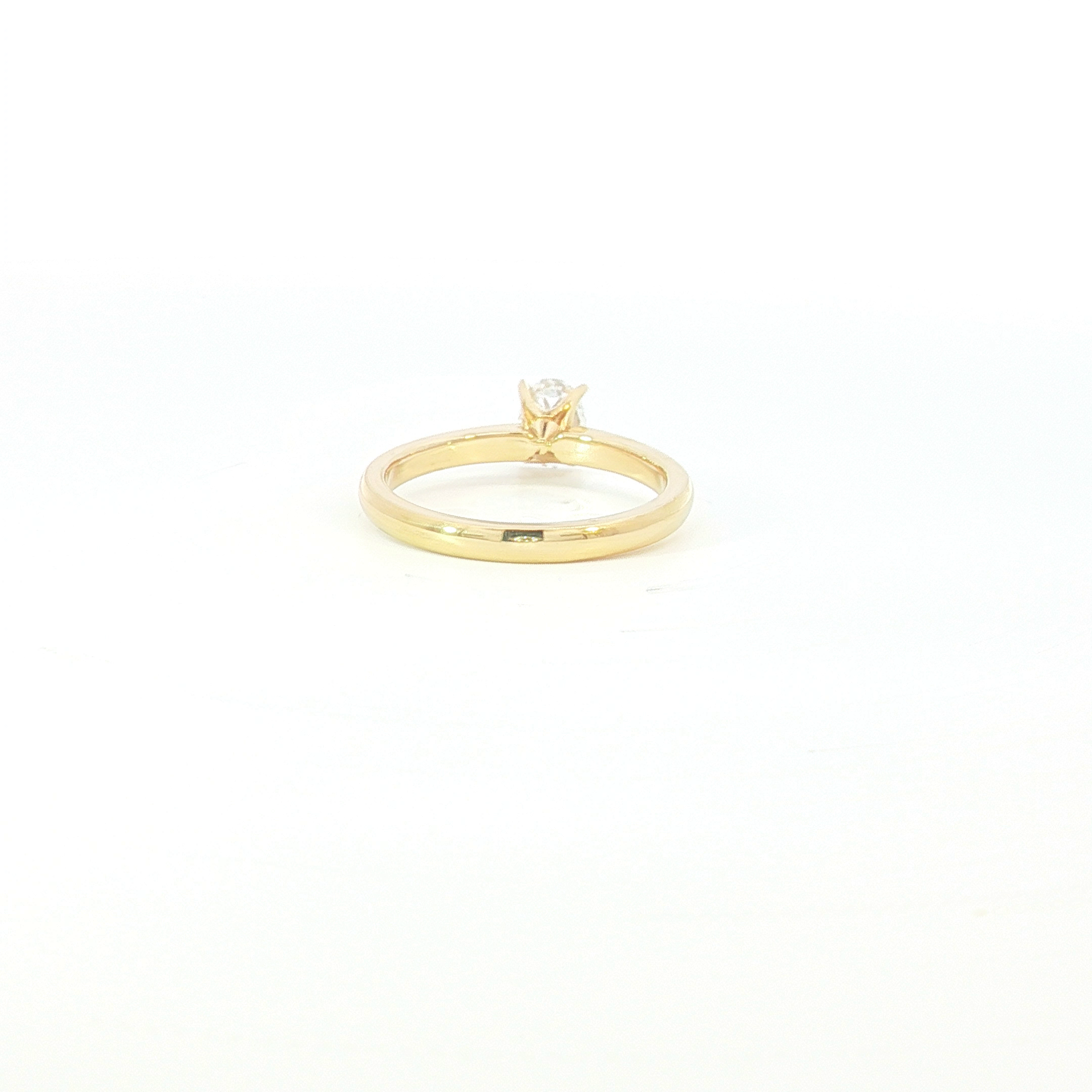 18ct YG Oval Diamond Engagement Ring