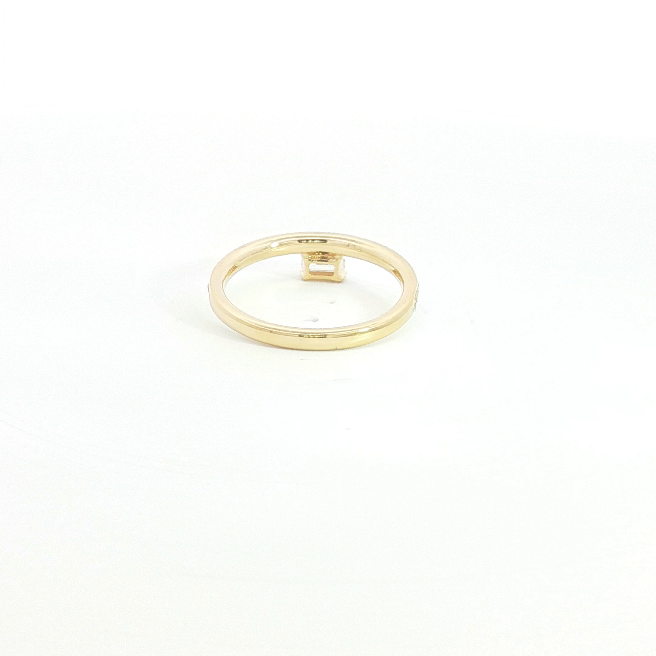 18ct YG Emerald-Cut and RBC Diamond Ring