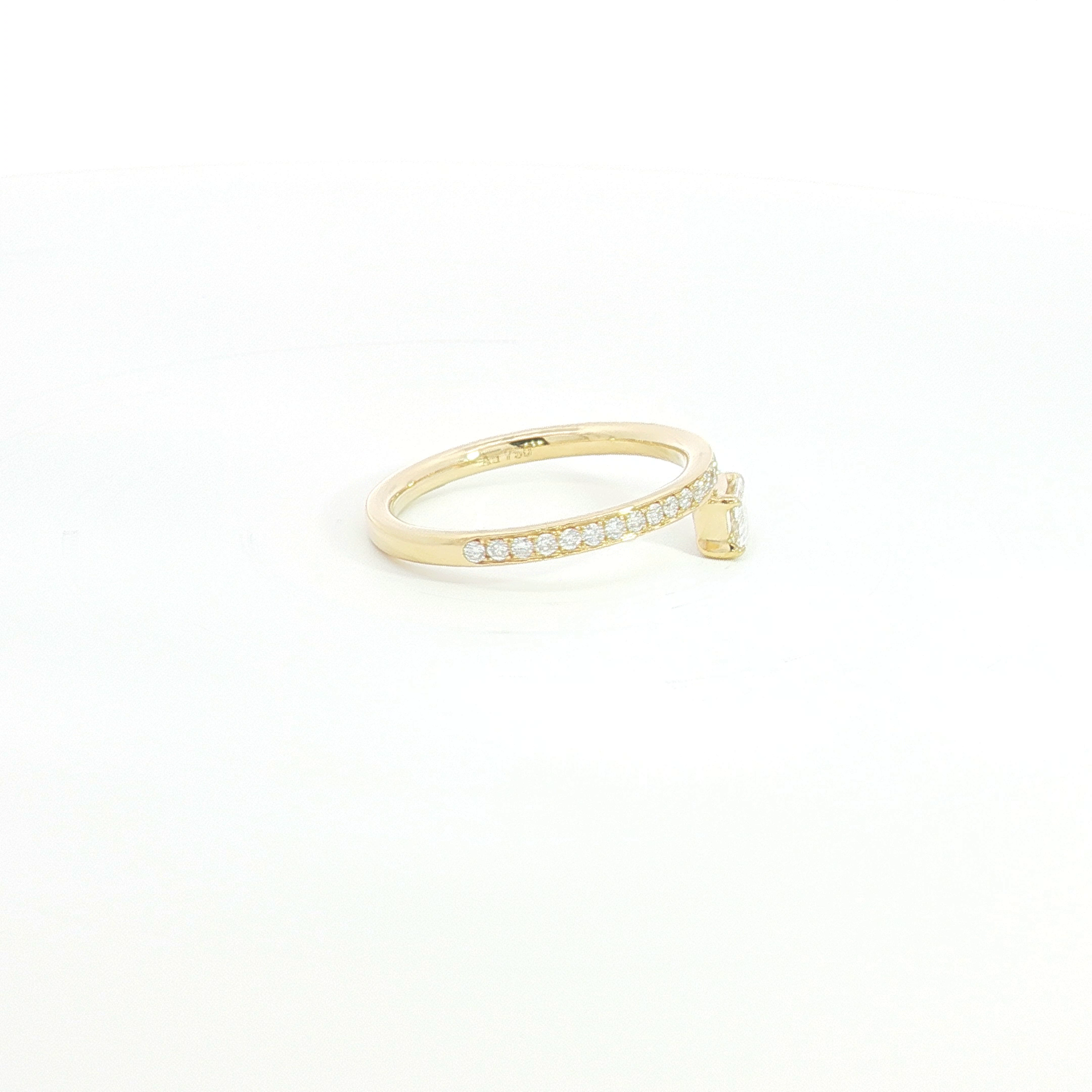 18ct YG Emerald-Cut and RBC Diamond Ring