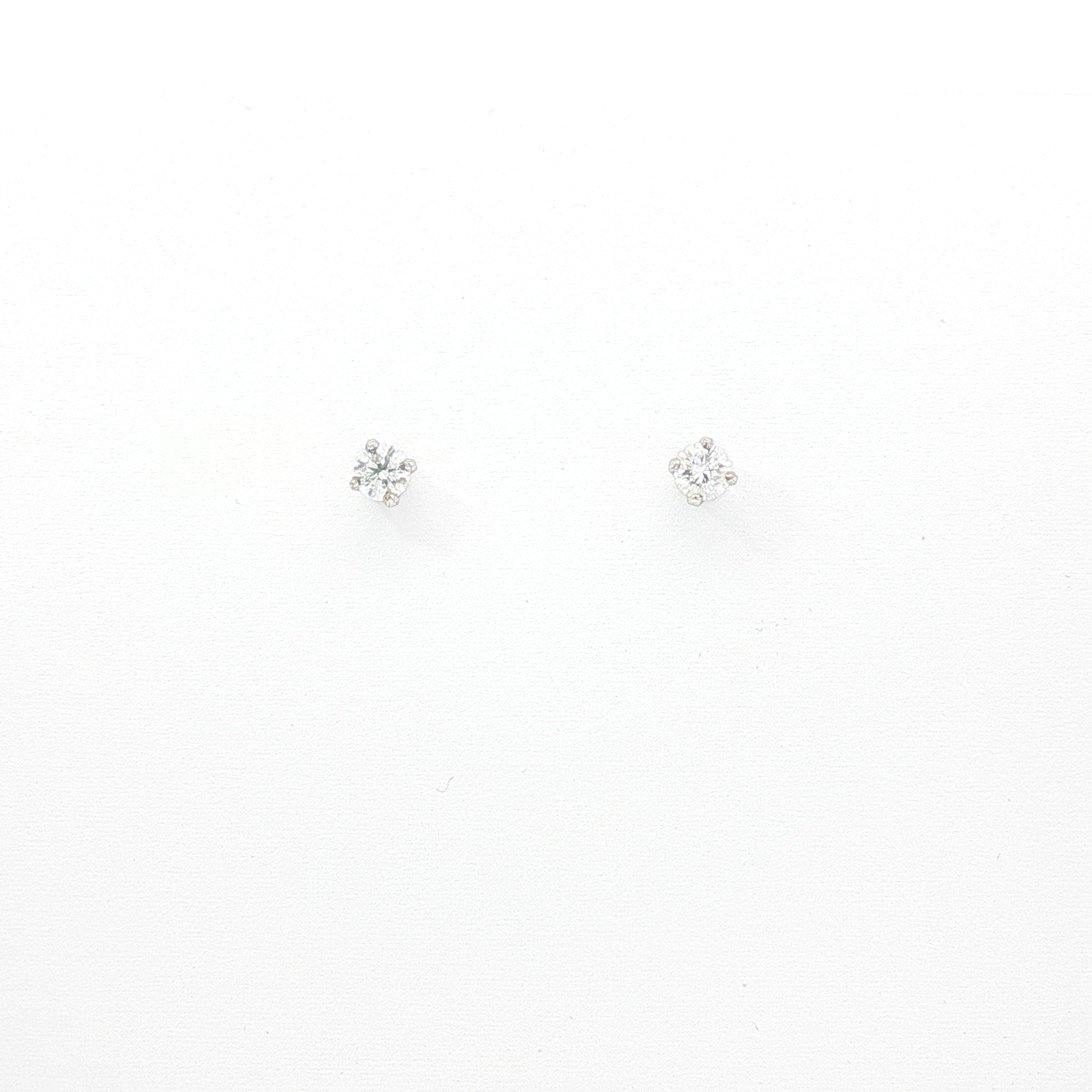 18ct WG Round Brilliant Diamond Stud Earrings