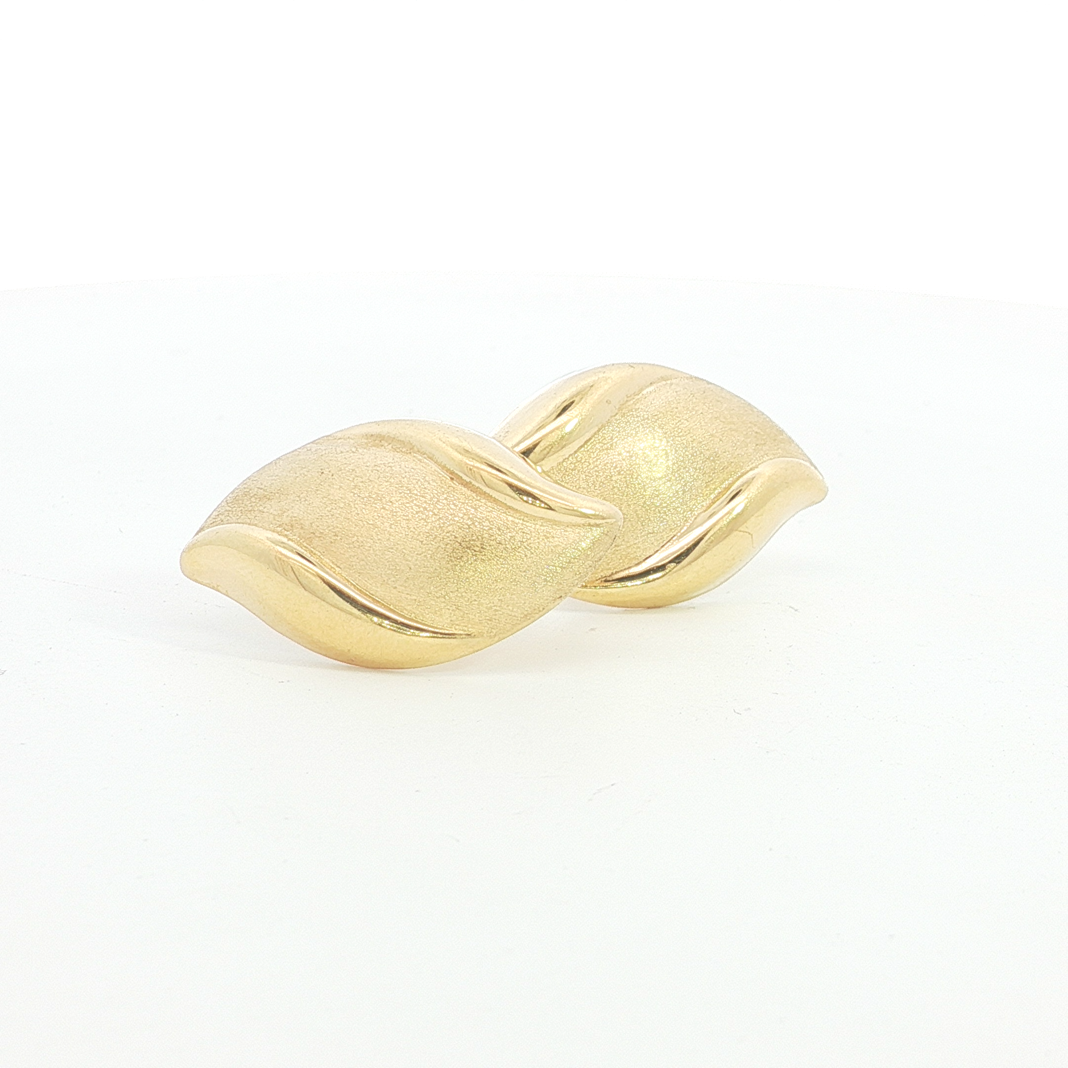 18ct YG Textured Leaf Stud Earrings