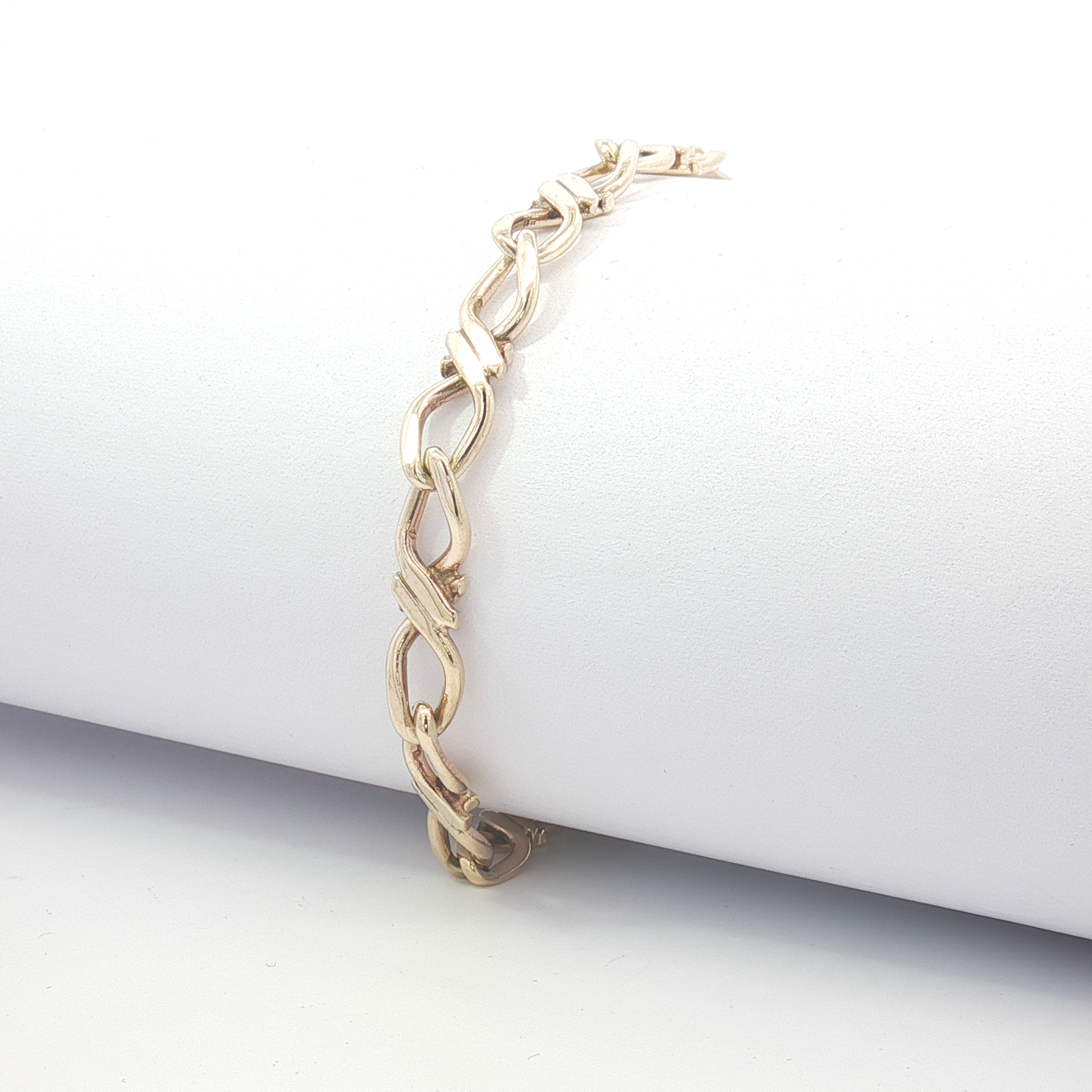 9ct YG Twisted Infinity Link Bracelet