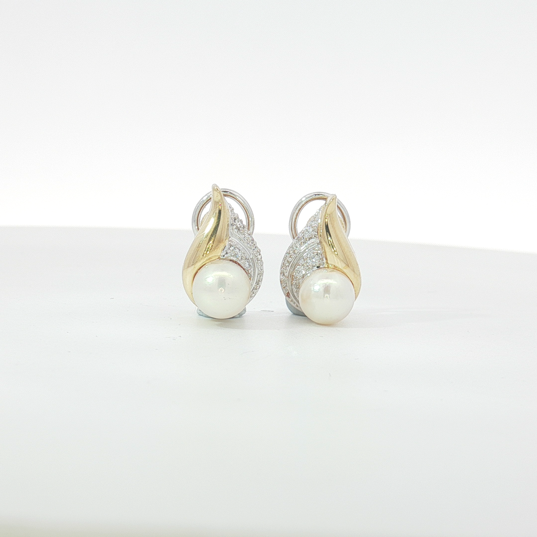 18ct 2Tone Pearl and Diamond Clip-On Earrings