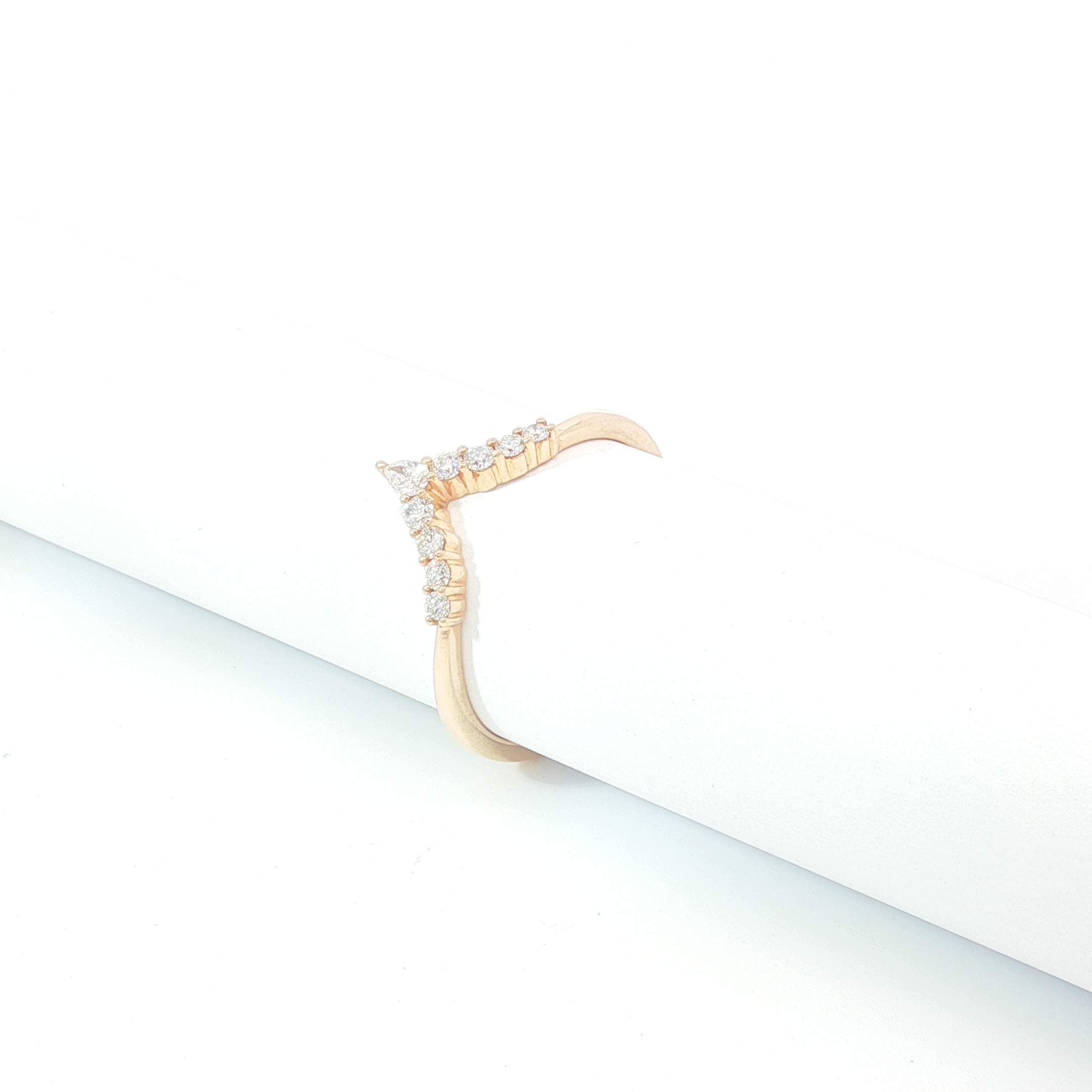 18ct RG Diamond Chevron Stackable Ring