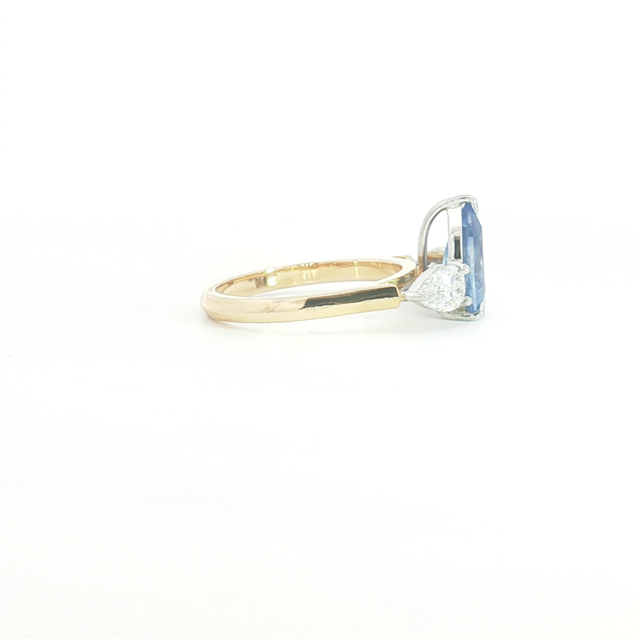 18ct YG Pear-Cut Sapphire Trilogy Ring