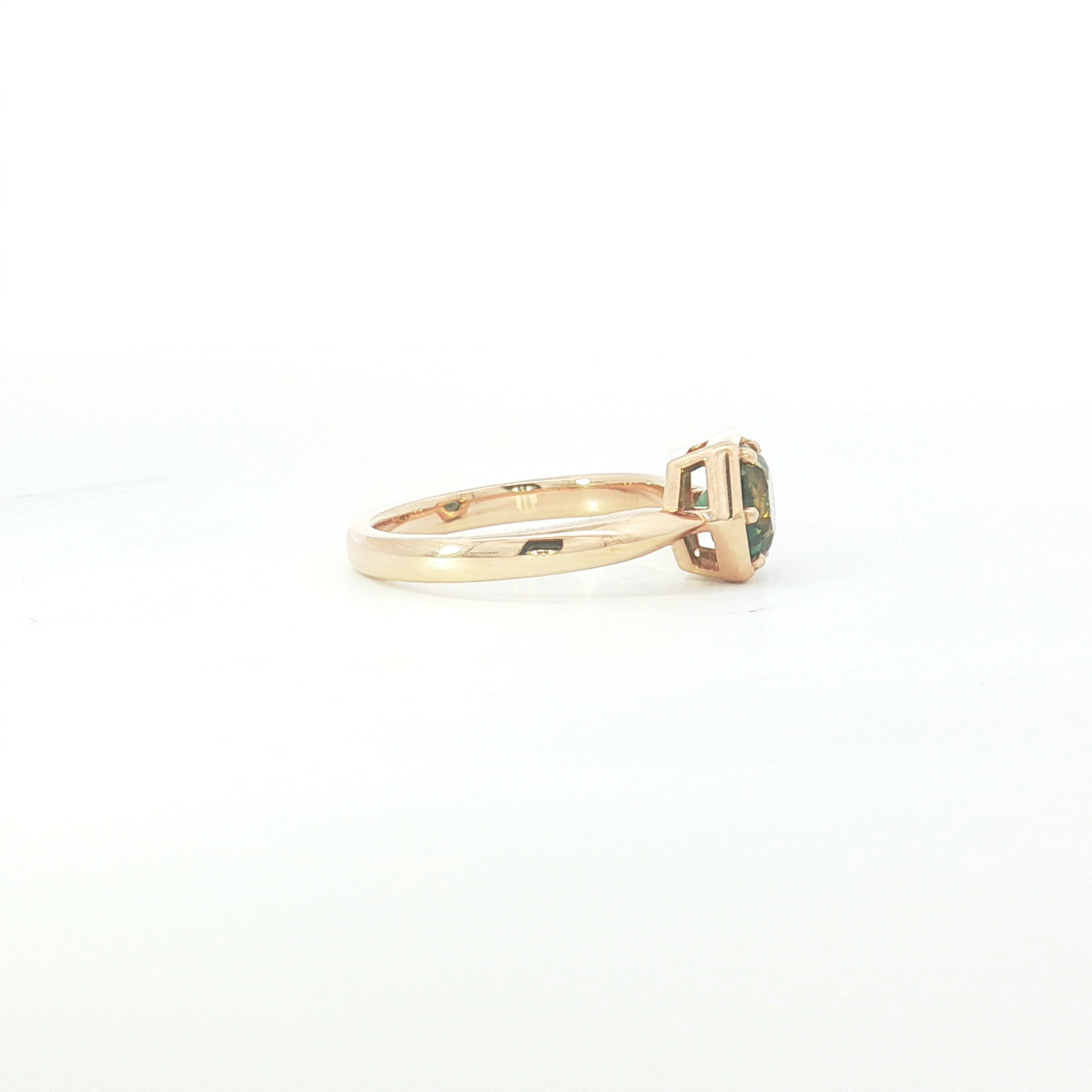 18ct RG Australian Parti Sapphire Solitaire Ring