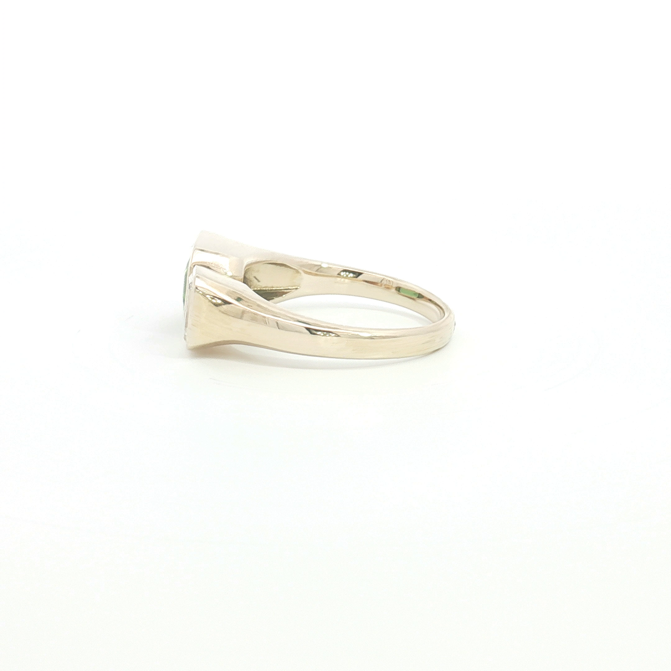 9ct YG Green Tourmaline and LG Diamond Ring