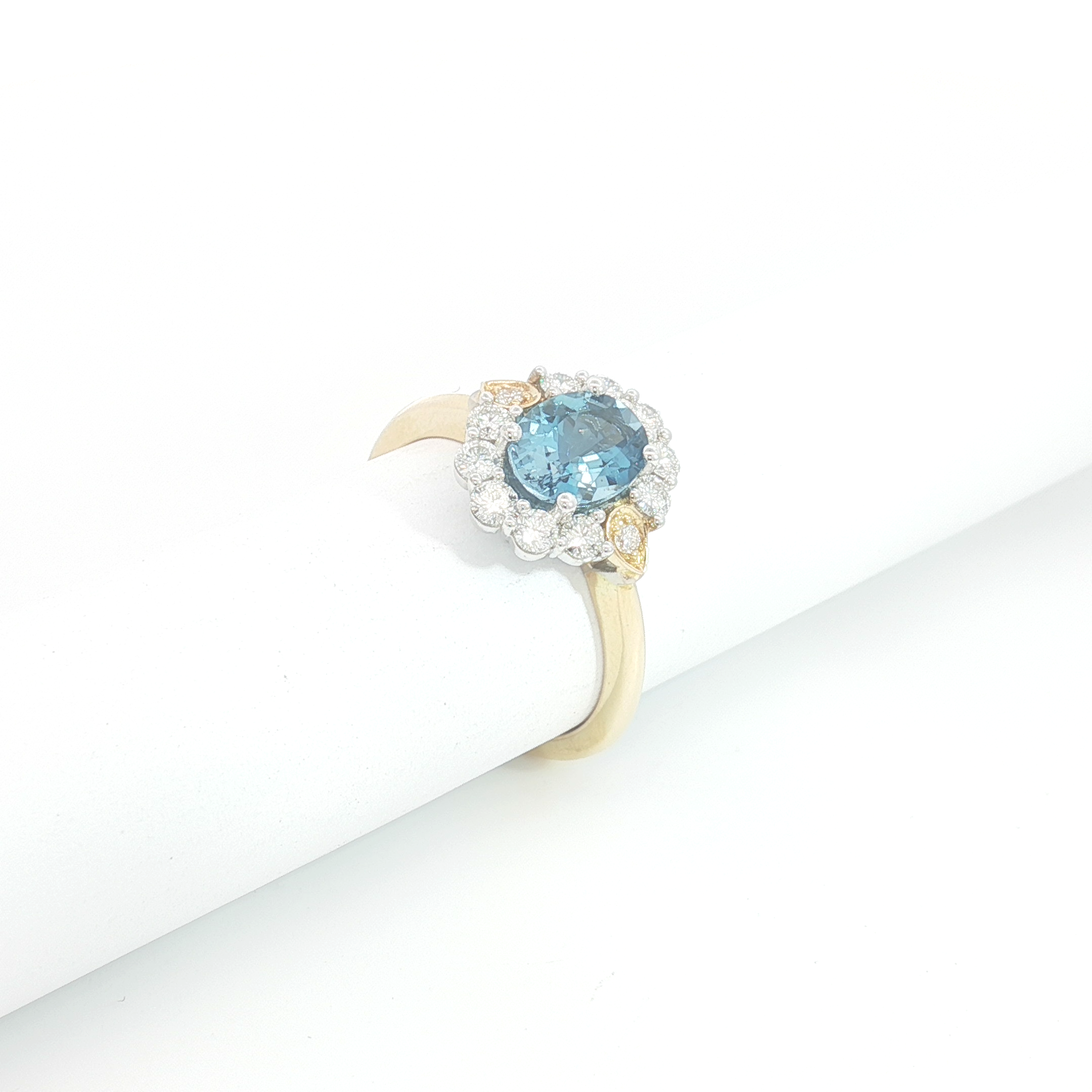 18ct 2Tone Oval Aquamarine and Diamond Cluster Ring