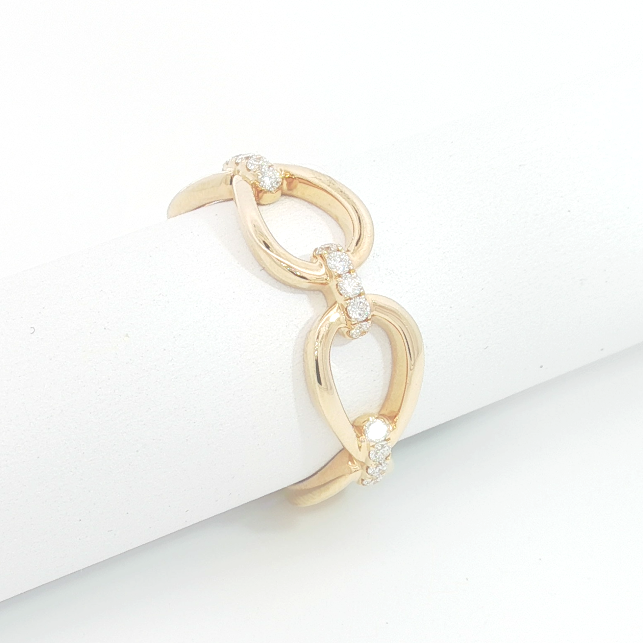 18ct YG Diamond Set Accent Chain Link Band Ring