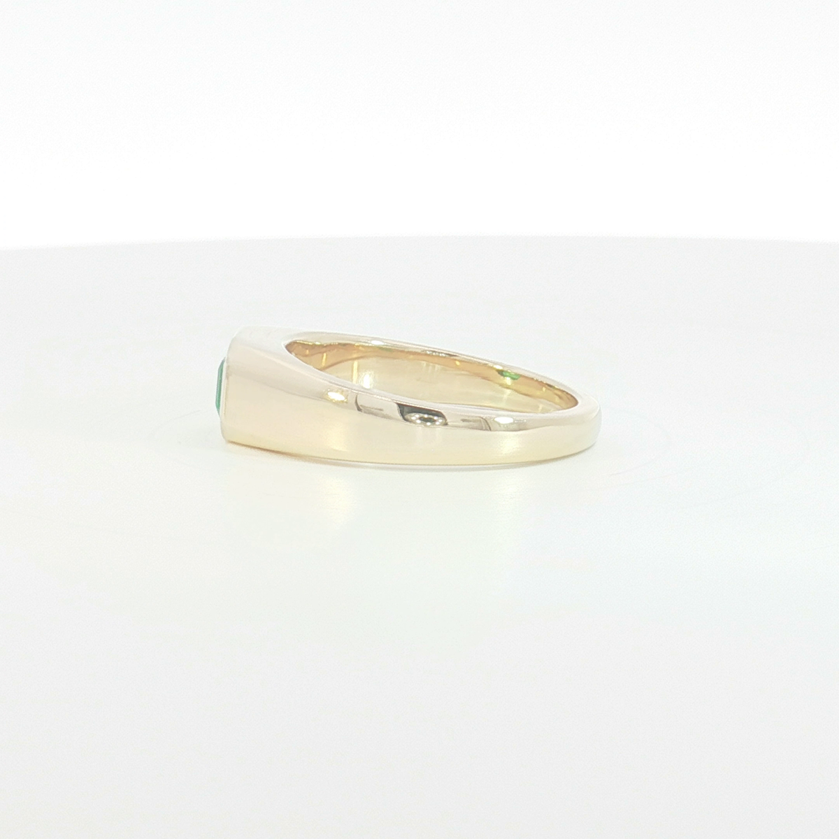 14ct YG Emerald Bezel Set Signet Ring