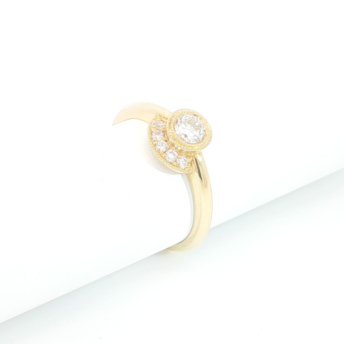 18ct YG Semi Halo Diamond Dress Ring