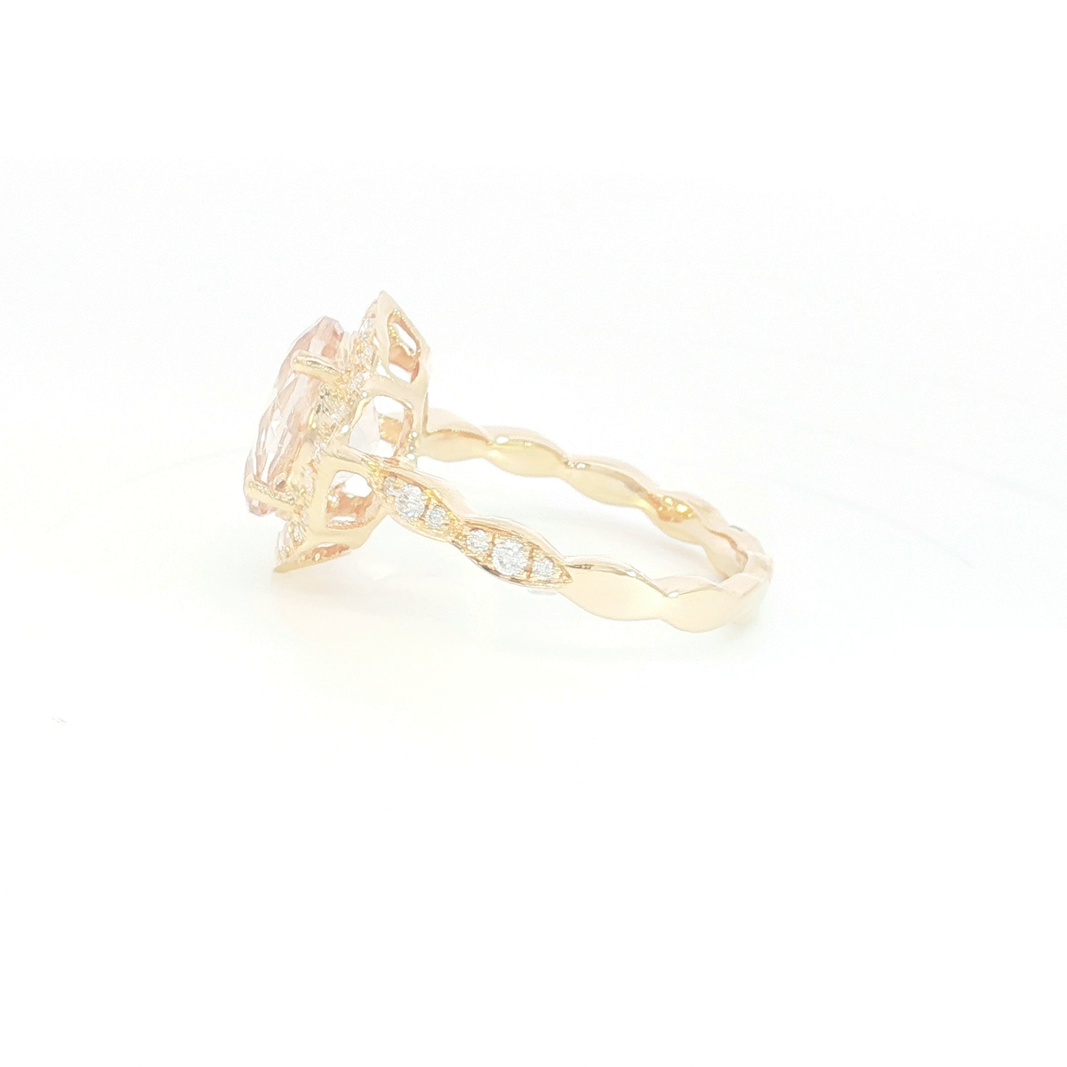 18ct RG Oval Morganite Scalloped Halo Cocktail Ring