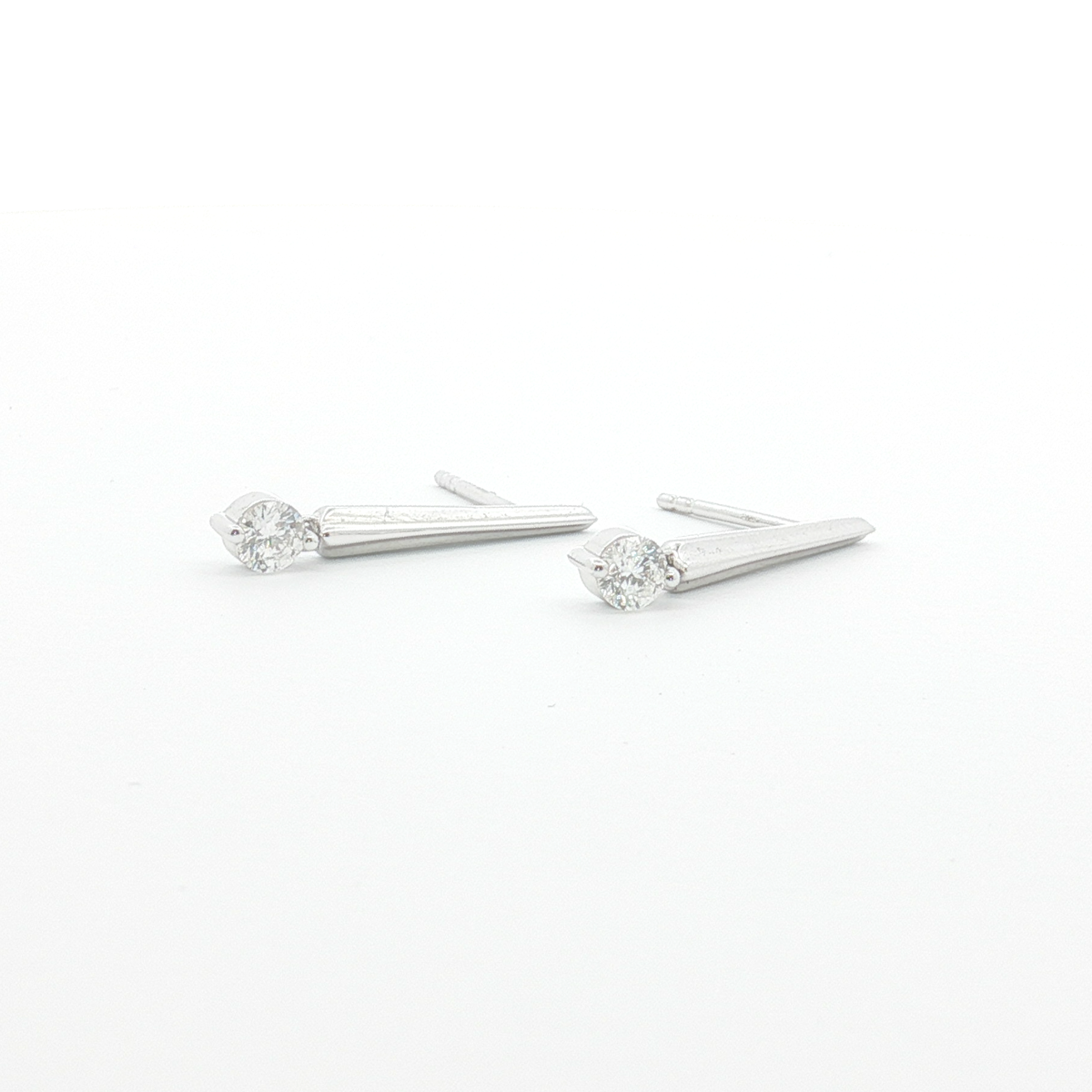 18ct WG Tapered Bar Diamond Drop Earrings